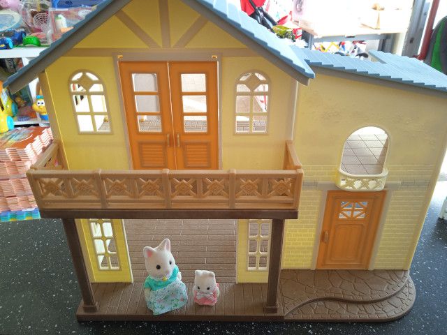 Hillcrest home gift set best sale sylvanian families